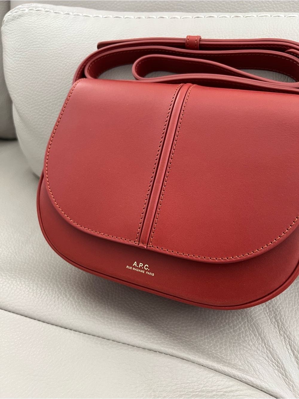 NWT - A.P.C. Betty Calfskin Leather Crossbody Bag BRANDY (EAI) ๐ - Picture 2 of 5
